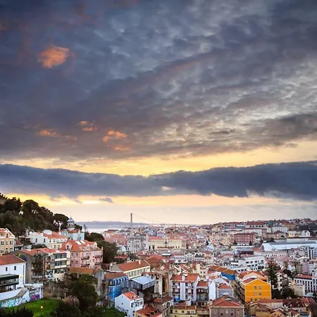 Sweethome At Alfama's Heart