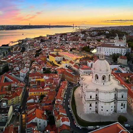 Апартаменти Sweethome At Alfama's Heart